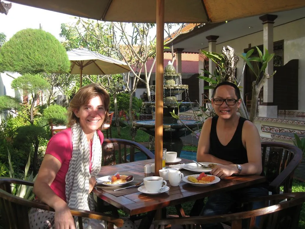 Frangipani Homestay Νούσα Ντούα