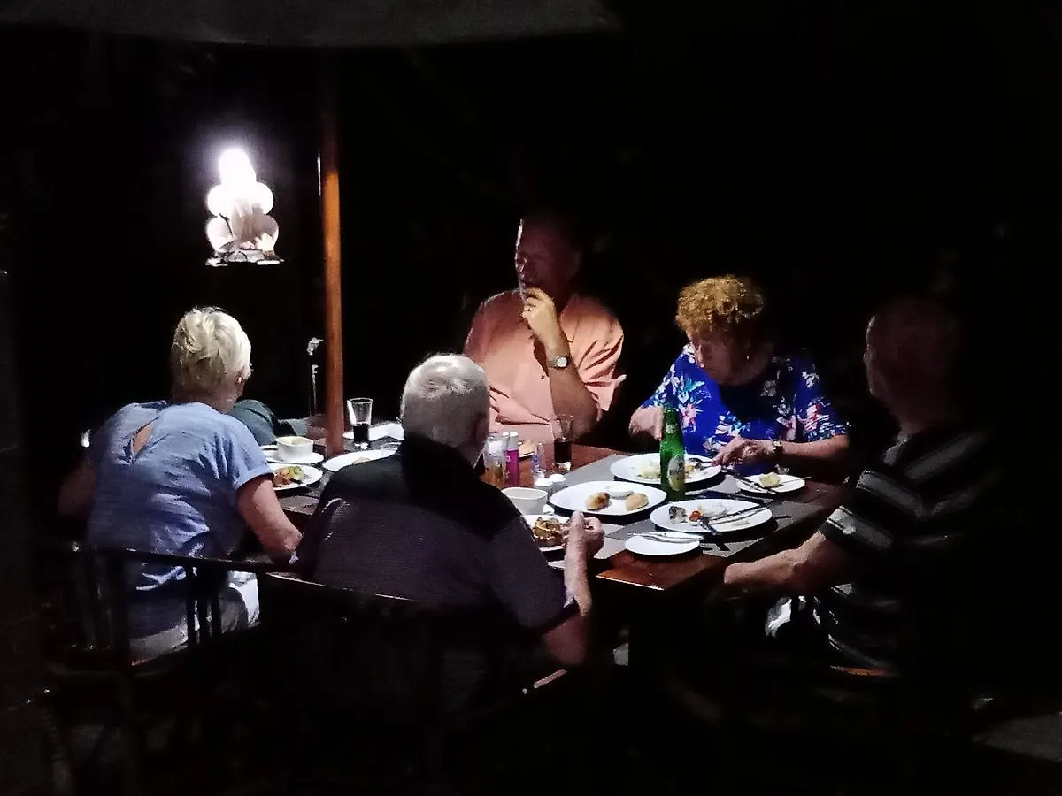 Frangipani Homestay Νούσα Ντούα